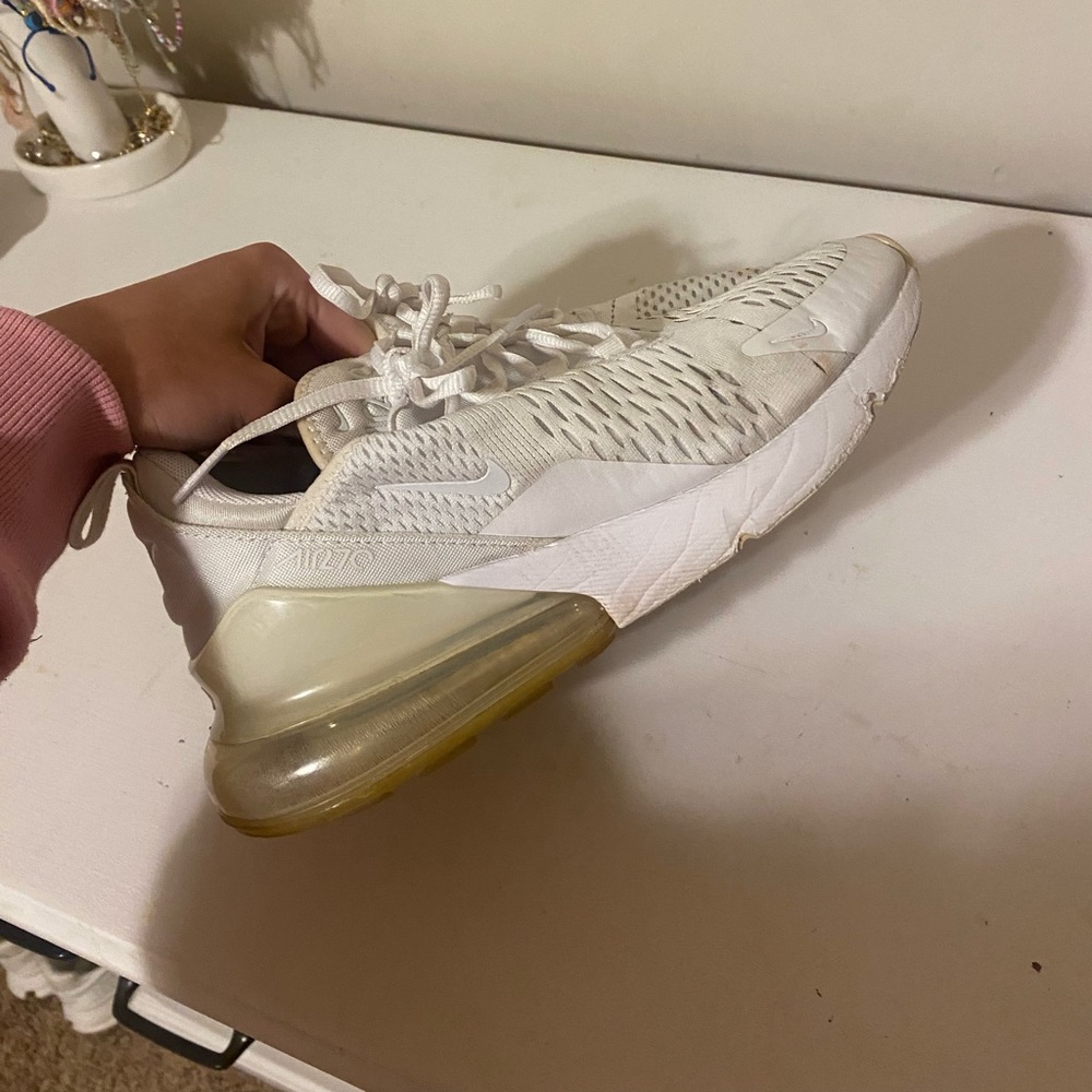 White Nike airmaxes